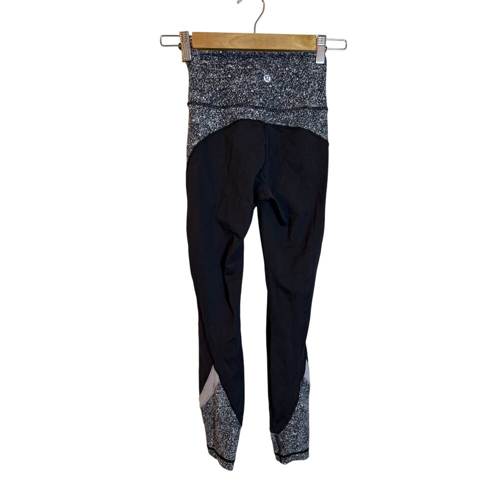 Lululemon In Movement 7/8 Tight Grey Black Sz 2 Gym Work Out Athletic - Picture 2 of 5